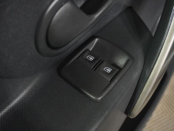Renault Sandero II Рестайлинг с пробегом 2019 года, цена 1 097 000 рублей, 105000 км, хэтчбек, Автокод Объявления