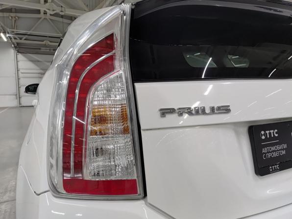 Toyota Prius III Рестайлинг (XW30) с пробегом 2015 года, цена 1 280 000 рублей, 114561 км, лифтбек, Автокод Объявления