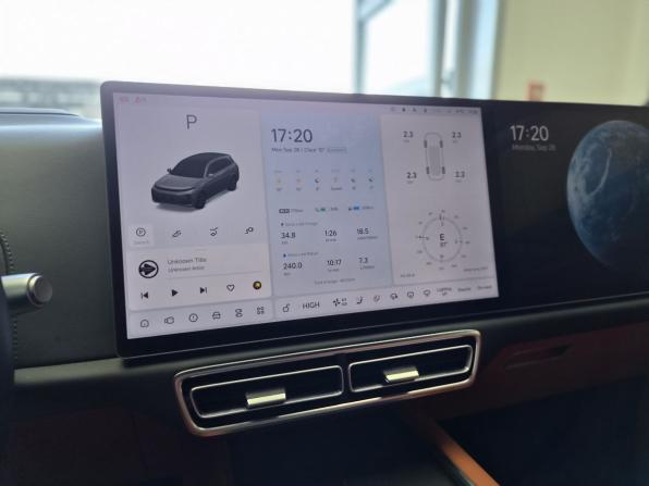 Li Auto (Lixiang) L7 I с пробегом 2024 года, цена 5 750 000 рублей, 48154 км, внедорожник, Автокод Объявления