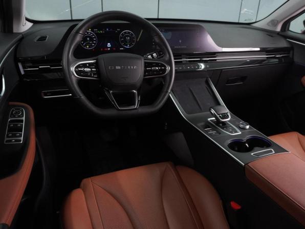 Omoda C5 I с пробегом 2023 года, цена 1 799 000 рублей, 30796 км, внедорожник, Автокод Объявления