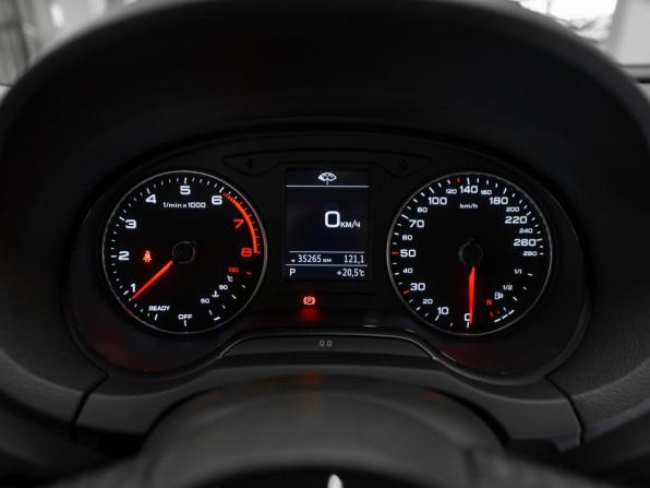 Audi A3 III (8V) Рестайлинг с пробегом 2018 года, цена 2 530 000 рублей, 35221 км, седан, Автокод Объявления