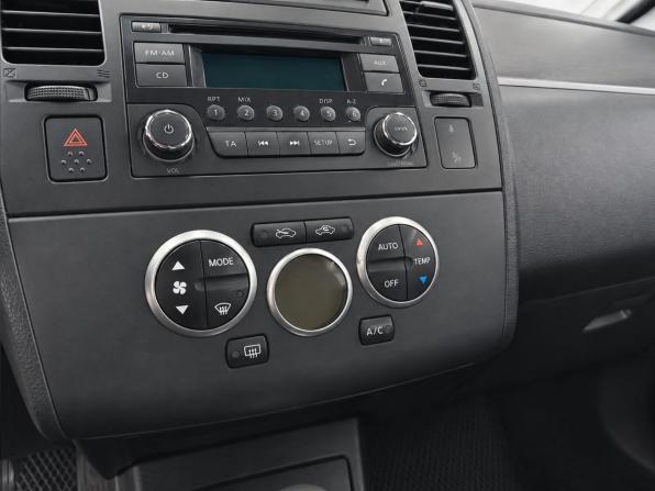 Nissan Tiida I Рестайлинг с пробегом 2013 года, цена 779 000 рублей, 216374 км, хэтчбек, Автокод Объявления