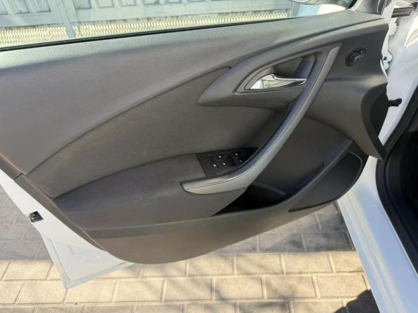 Opel Astra J Рестайлинг с пробегом 2014 года, цена 775 000 рублей, 109113 км, хэтчбек, Автокод Объявления