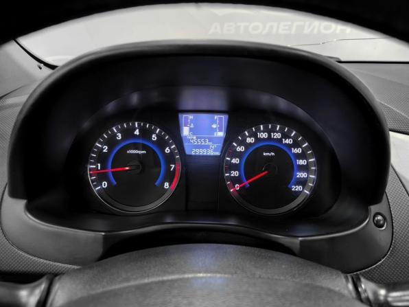 Hyundai Solaris I Рестайлинг с пробегом 2015 года, цена 650 000 рублей, 299950 км, седан, Автокод Объявления