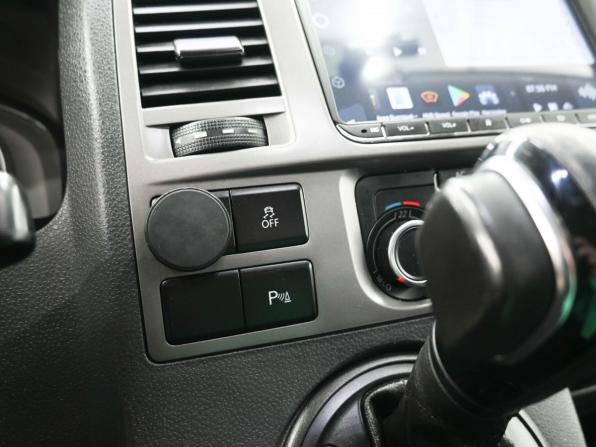 Volkswagen Multivan T5 Рестайлинг с пробегом 2011 года, цена 2 429 900 рублей, 394196 км, минивэн, Автокод Объявления