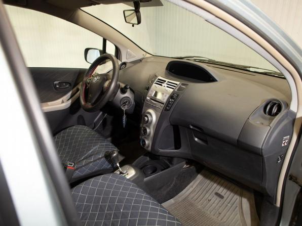 Toyota Yaris II с пробегом 2006 года, цена 450 000 рублей, 306857 км, хэтчбек, Автокод Объявления