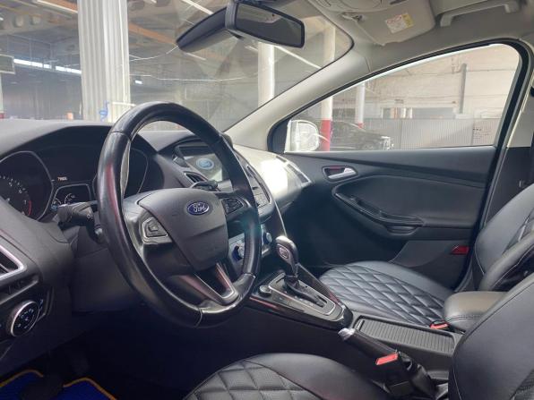 Ford Focus III Рестайлинг с пробегом 2018 года, цена 1 300 000 рублей, 93523 км, хэтчбек, Автокод Объявления