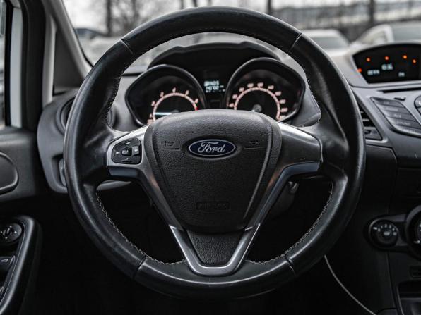 Ford Fiesta Mk6 Рестайлинг с пробегом 2019 года, цена 860 000 рублей, 140700 км, хэтчбек, Автокод Объявления