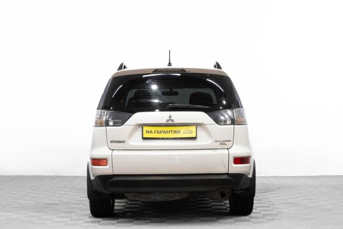 Mitsubishi Outlander II Рестайлинг с пробегом 2012 года, цена 919 000 рублей, 280000 км, внедорожник, Автокод Объявления