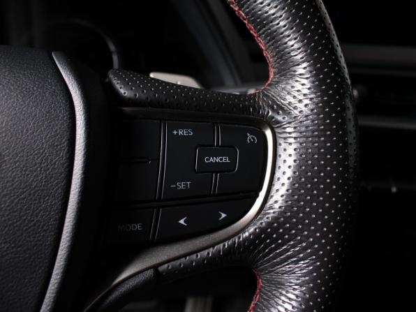 Lexus UX I с пробегом 2019 года, цена 3 049 000 рублей, 130086 км, внедорожник, Автокод Объявления