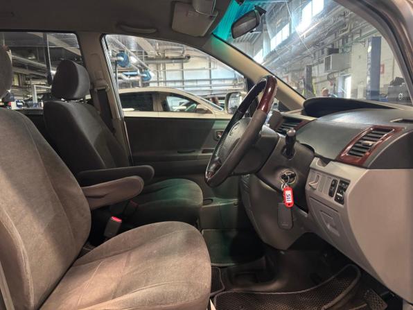 Toyota Noah I (R60) с пробегом 2005 года, цена 649 000 рублей, 335062 км, минивэн, Автокод Объявления