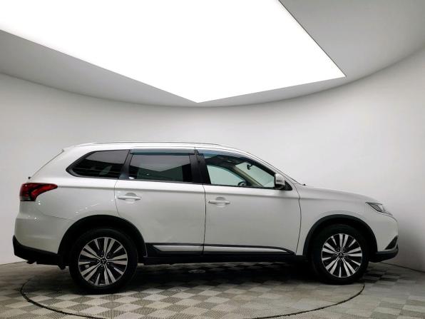 Mitsubishi Outlander III Рестайлинг 3 с пробегом 2019 года, цена 1 952 000 рублей, 150651 км, внедорожник, Автокод Объявления