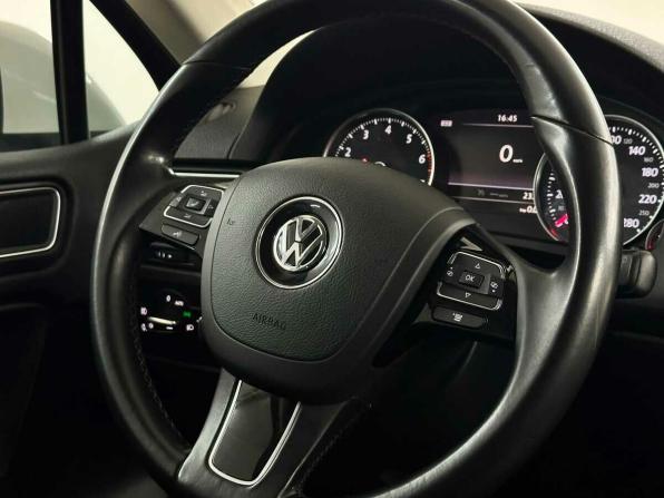 Volkswagen Touareg II Рестайлинг с пробегом 2016 года, цена 2 800 000 рублей, 139291 км, внедорожник, Автокод Объявления