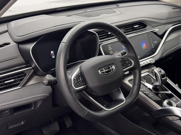 Geely Atlas Pro с пробегом 2024 года, цена 2 600 000 рублей, 3132 км, внедорожник, Автокод Объявления
