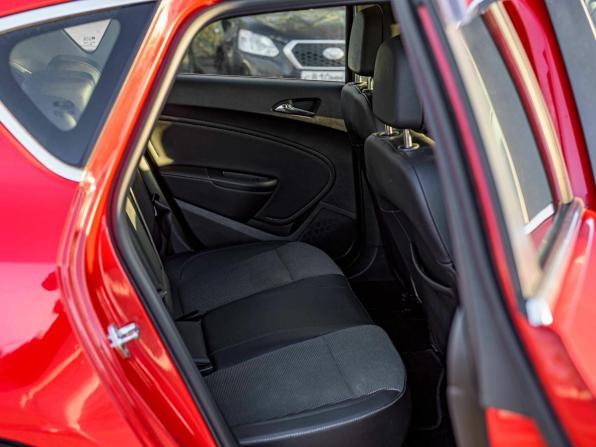Opel Astra J Рестайлинг с пробегом 2013 года, цена 758 000 рублей, 115528 км, хэтчбек, Автокод Объявления