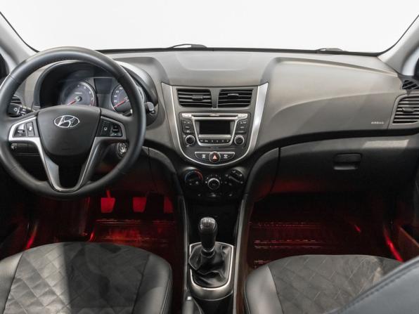 Hyundai Solaris I Рестайлинг с пробегом 2015 года, цена 837 400 рублей, 132635 км, седан, Автокод Объявления