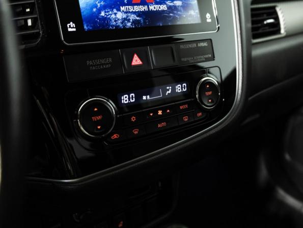 Mitsubishi Outlander III Рестайлинг 3 с пробегом 2018 года, цена 1 850 000 рублей, 81283 км, внедорожник, Автокод Объявления