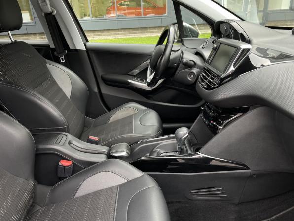 Peugeot 2008 I Рестайлинг с пробегом 2019 года, цена 1 450 000 рублей, 196740 км, внедорожник, Автокод Объявления