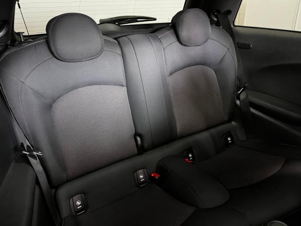 Mini Hatch III (F55/F56) Рестайлинг с пробегом 2020 года, цена 2 199 000 рублей, 47901 км, хэтчбек, Автокод Объявления