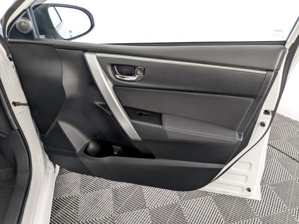Toyota Corolla XI (E160 E170 E180) с пробегом 2013 года, цена 1 700 000 рублей, 86905 км, седан, Автокод Объявления