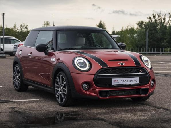 Mini Hatch III (F55/F56) Рестайлинг с пробегом 2020 года, цена 2 770 000 рублей, 42379 км, хэтчбек, Автокод Объявления