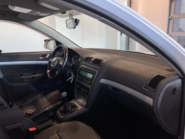Skoda Octavia II (A5) Рестайлинг с пробегом 2013 года, цена 940 000 рублей, 125848 км, лифтбек, Автокод Объявления
