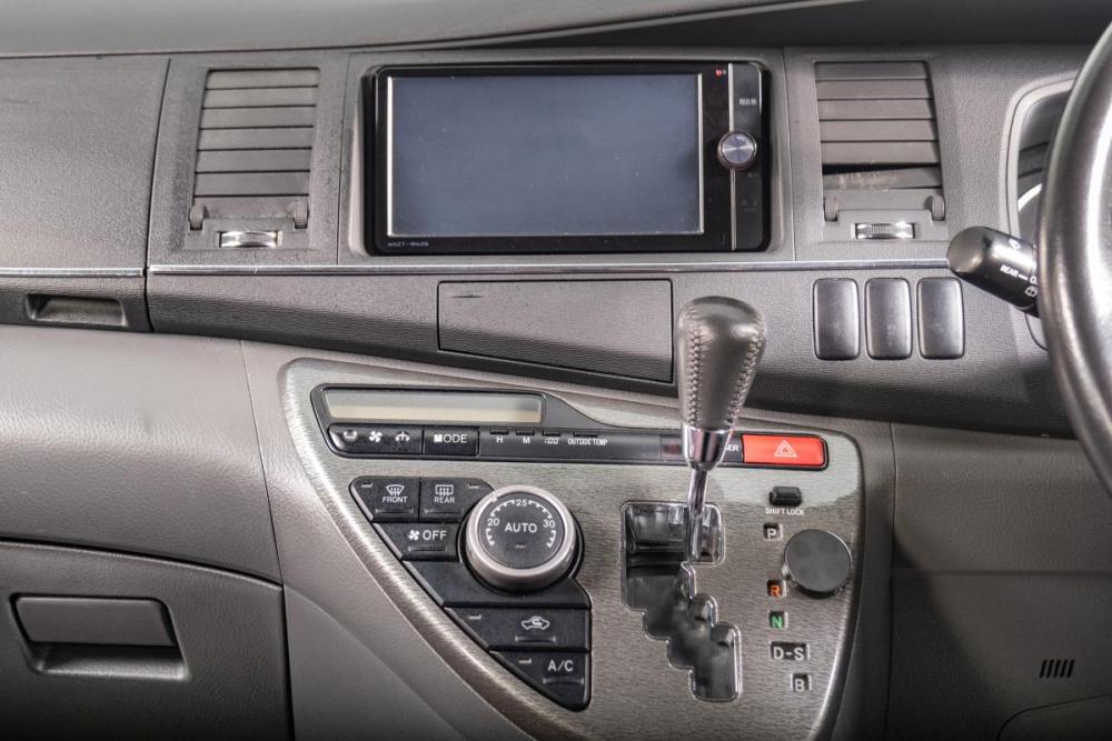 Toyota ISis I Рестайлинг Томск  - изображение 14