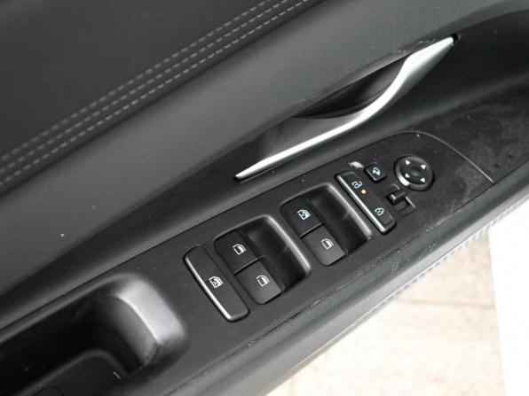 Hyundai Elantra VII (CN7) Рестайлинг с пробегом 2024 года, цена 3 140 000 рублей, 5919 км, седан, Автокод Объявления