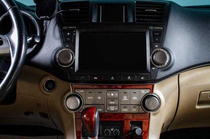 Toyota Highlander II (XU40) Рестайлинг с пробегом 2011 года, цена 1 729 000 рублей, 319000 км, внедорожник, Автокод Объявления