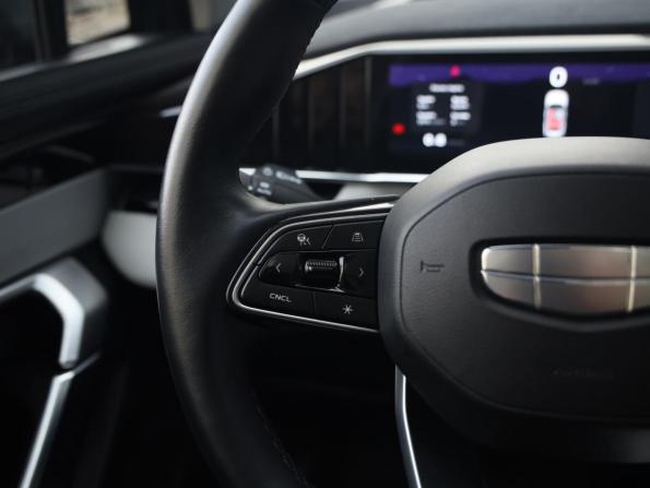 Geely Atlas II с пробегом 2024 года, цена 2 909 000 рублей, 48492 км, внедорожник, Автокод Объявления