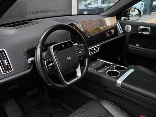 Li Auto (Lixiang) L7 I Рестайлинг с пробегом 2024 года, цена 6 700 000 рублей, 36937 км, внедорожник, Автокод Объявления