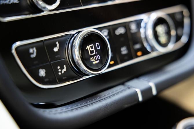 Новый Bentley Bentayga I Рестайлинг 2025 года, цена 47 555 100 рублей, внедорожник, Автокод Объявления