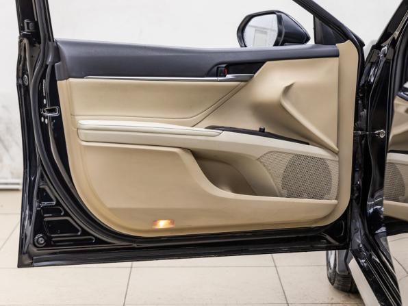 Toyota Camry VIII (XV70) Рестайлинг с пробегом 2021 года, цена 3 250 000 рублей, 55858 км, седан, Автокод Объявления