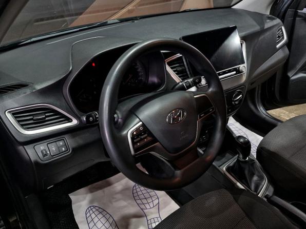 Hyundai Solaris II с пробегом 2018 года, цена 1 265 000 рублей, 65000 км, седан, Автокод Объявления
