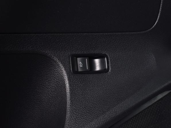 Volkswagen Polo V с пробегом 2014 года, цена 999 995 рублей, 140102 км, седан, Автокод Объявления