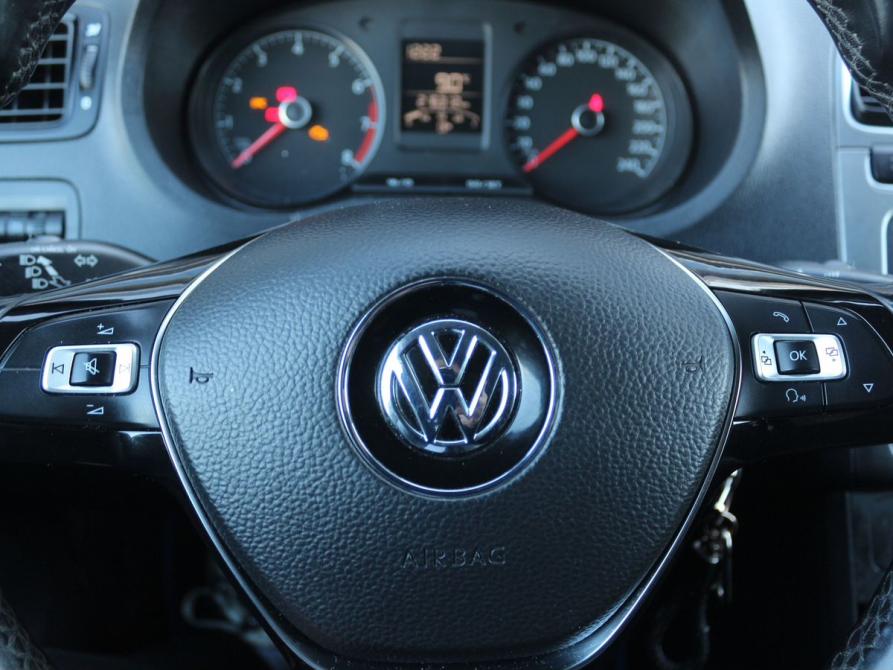 Volkswagen Polo V Рестайлинг Стерлитамак  - изображение 9