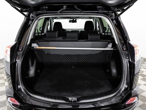 Toyota RAV4 IV (XA40) Рестайлинг с пробегом 2017 года, цена 2 099 000 рублей, 123917 км, внедорожник, Автокод Объявления