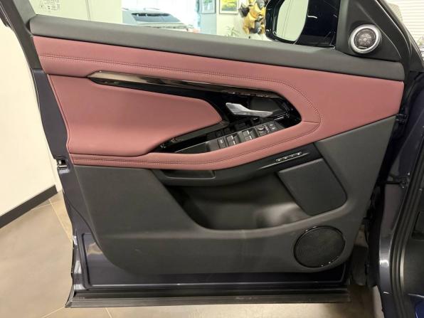 Land Rover Range Rover Evoque II Рестайлинг с пробегом 2025 года, цена 6 498 000 рублей, 99 км, внедорожник, Автокод Объявления