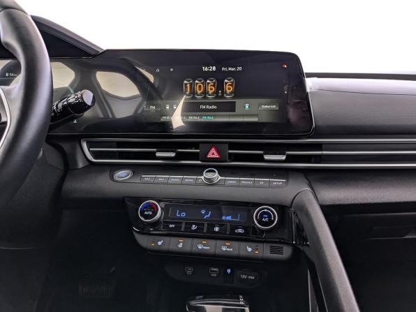 Hyundai Elantra VII (CN7) Рестайлинг с пробегом 2023 года, цена 1 995 000 рублей, 49528 км, седан, Автокод Объявления