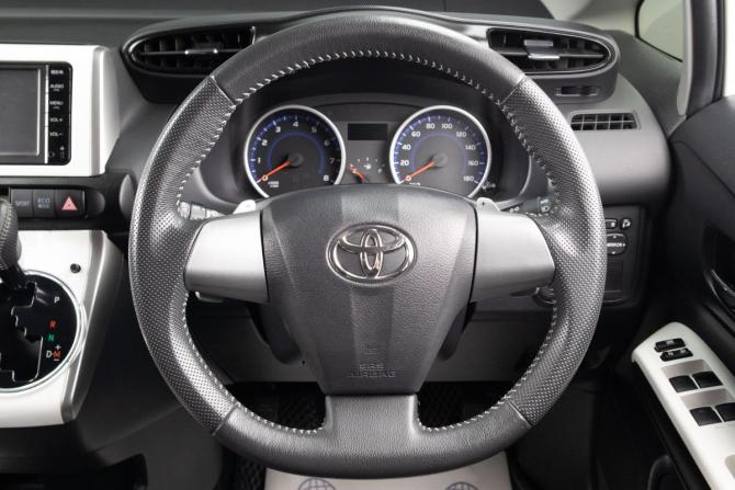 Toyota Wish II Рестайлинг с пробегом 2015 года, цена 1 899 000 рублей, 69840 км, минивэн, Автокод Объявления