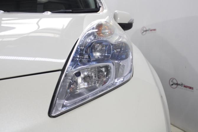 Nissan Leaf I (ZE0/AZE0) с пробегом 2012 года, цена 400 000 рублей, 80080 км, хэтчбек, Автокод Объявления