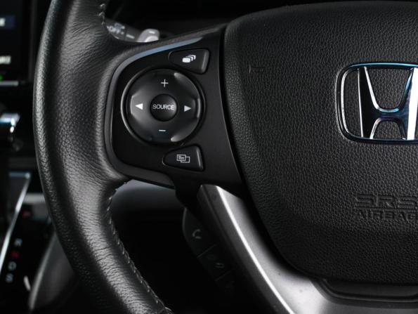 Honda Stepwgn V Рестайлинг с пробегом 2019 года, цена 2 699 000 рублей, 46050 км, минивэн, Автокод Объявления