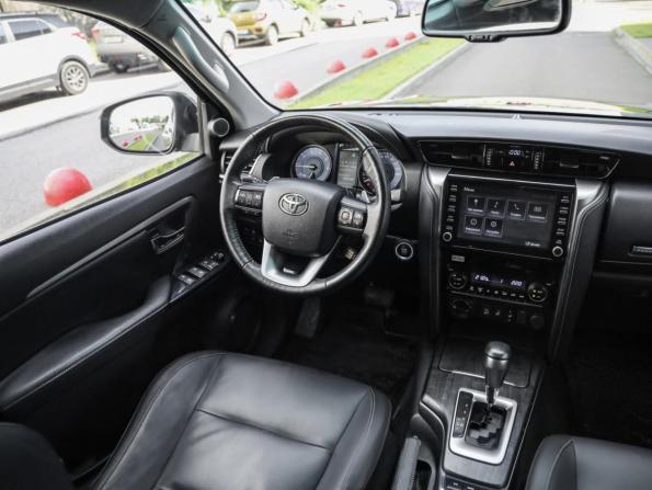 Toyota Fortuner II Рестайлинг с пробегом 2021 года, цена 4 399 000 рублей, 169050 км, внедорожник, Автокод Объявления