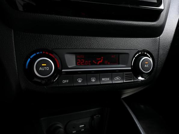 Kia Rio III Рестайлинг с пробегом 2016 года, цена 1 129 000 рублей, 171904 км, седан, Автокод Объявления