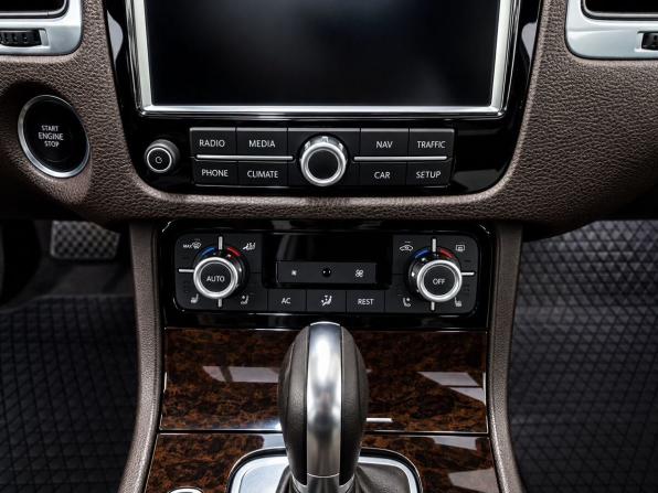 Volkswagen Touareg II с пробегом 2011 года, цена 2 199 000 рублей, 172800 км, внедорожник, Автокод Объявления