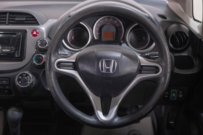 Honda Fit II с пробегом 2011 года, цена 799 000 рублей, 155000 км, хэтчбек, Автокод Объявления