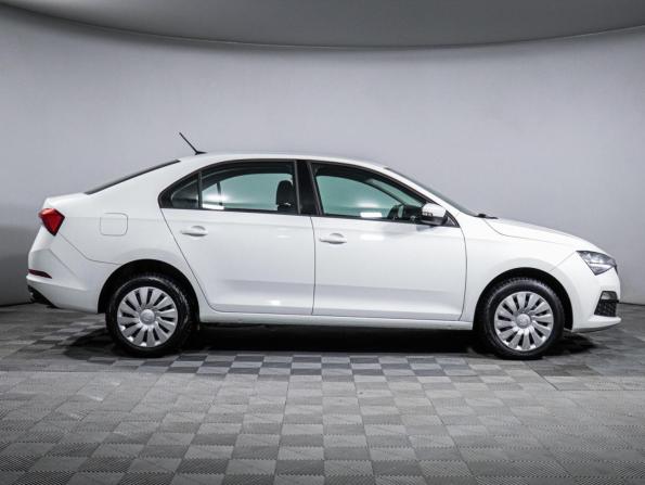 Skoda Rapid II с пробегом 2021 года, цена 1 635 000 рублей, 86148 км, лифтбек, Автокод Объявления