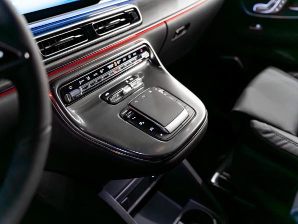 Новый Mercedes-Benz V-Класс III (W447) Рестайлинг 2 2026 года, цена 15 290 000 рублей, минивэн, Автокод Объявления