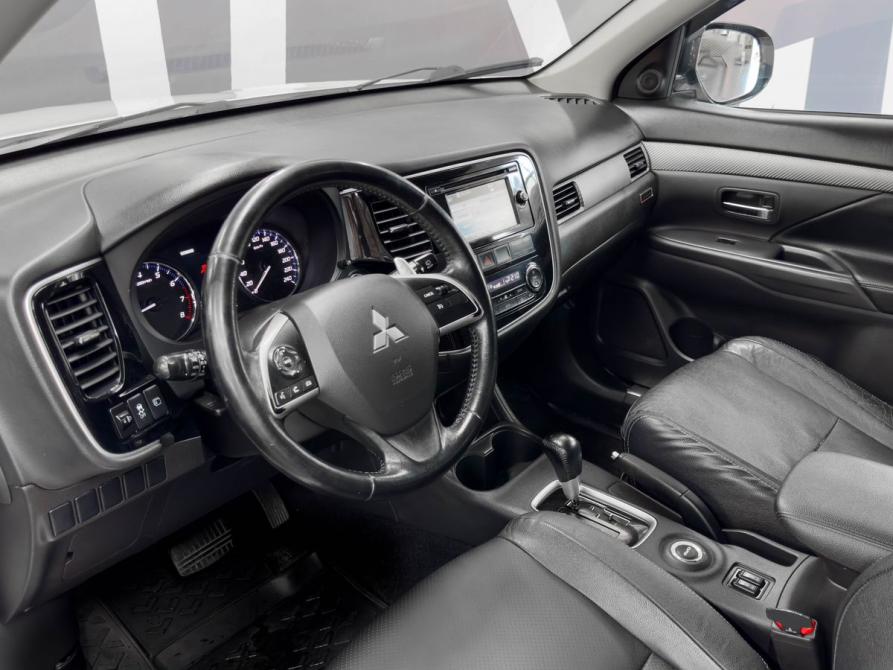Mitsubishi Outlander III Рестайлинг Ростов-на-Дону  - изображение 7