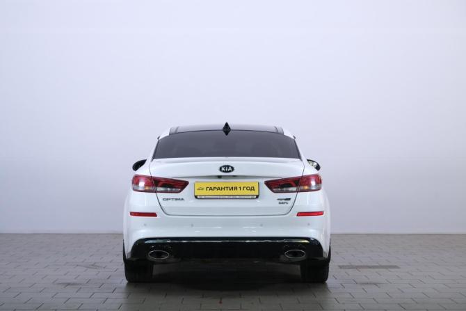 Kia Optima IV Рестайлинг с пробегом 2018 года, цена 2 349 000 рублей, 98000 км, седан, Автокод Объявления